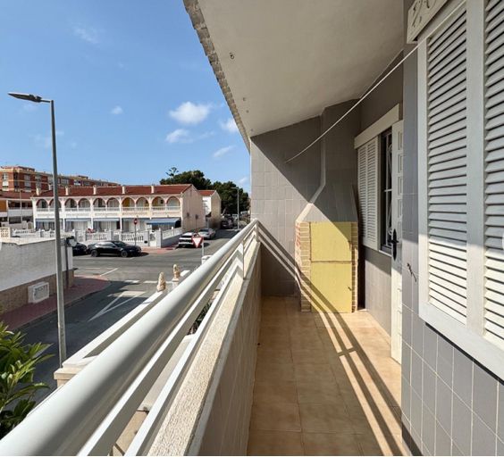 Bungalow haut à 150m de la plage de Los Naufragos à Torrevieja