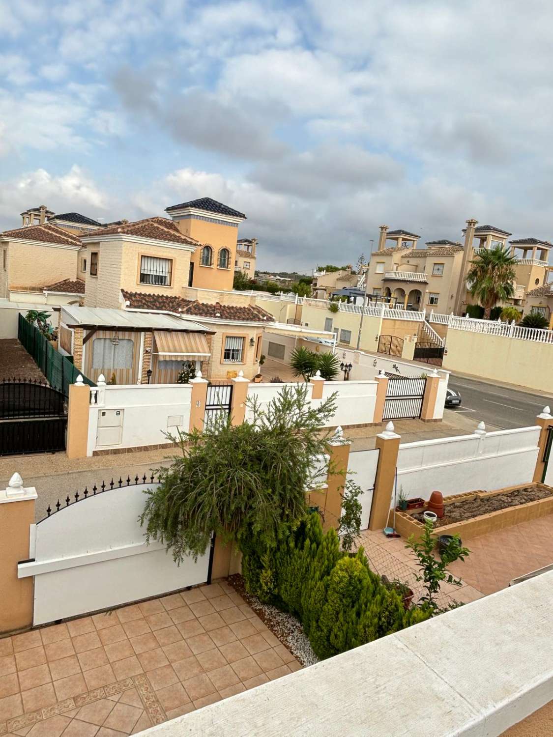 Detached villa in the El Raso urbanization in Guardamar del Segura