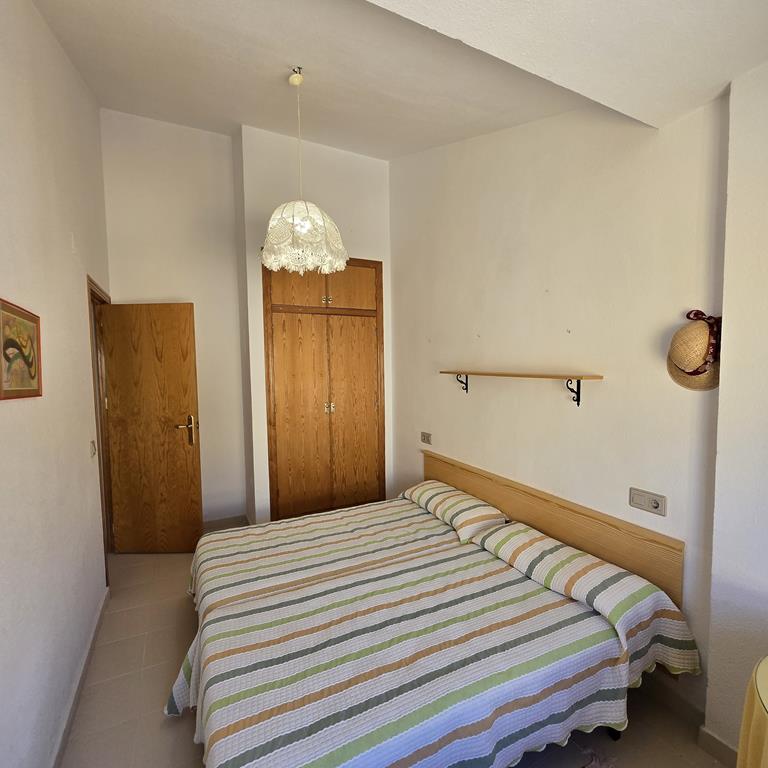 TORREVIEJA-LA VELETA, TOLLE GELEGENHEIT ZWEI-ZIMMER-WOHNUNG 100 METER VOM MEER ENTFERNT