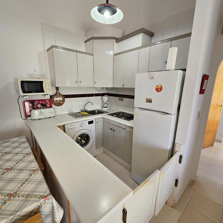 TORREVIEJA-LA VELETA, GREAT OPPORTUNITY TWO BEDROOM APARTMENT 100 METERS FROM THE SEA