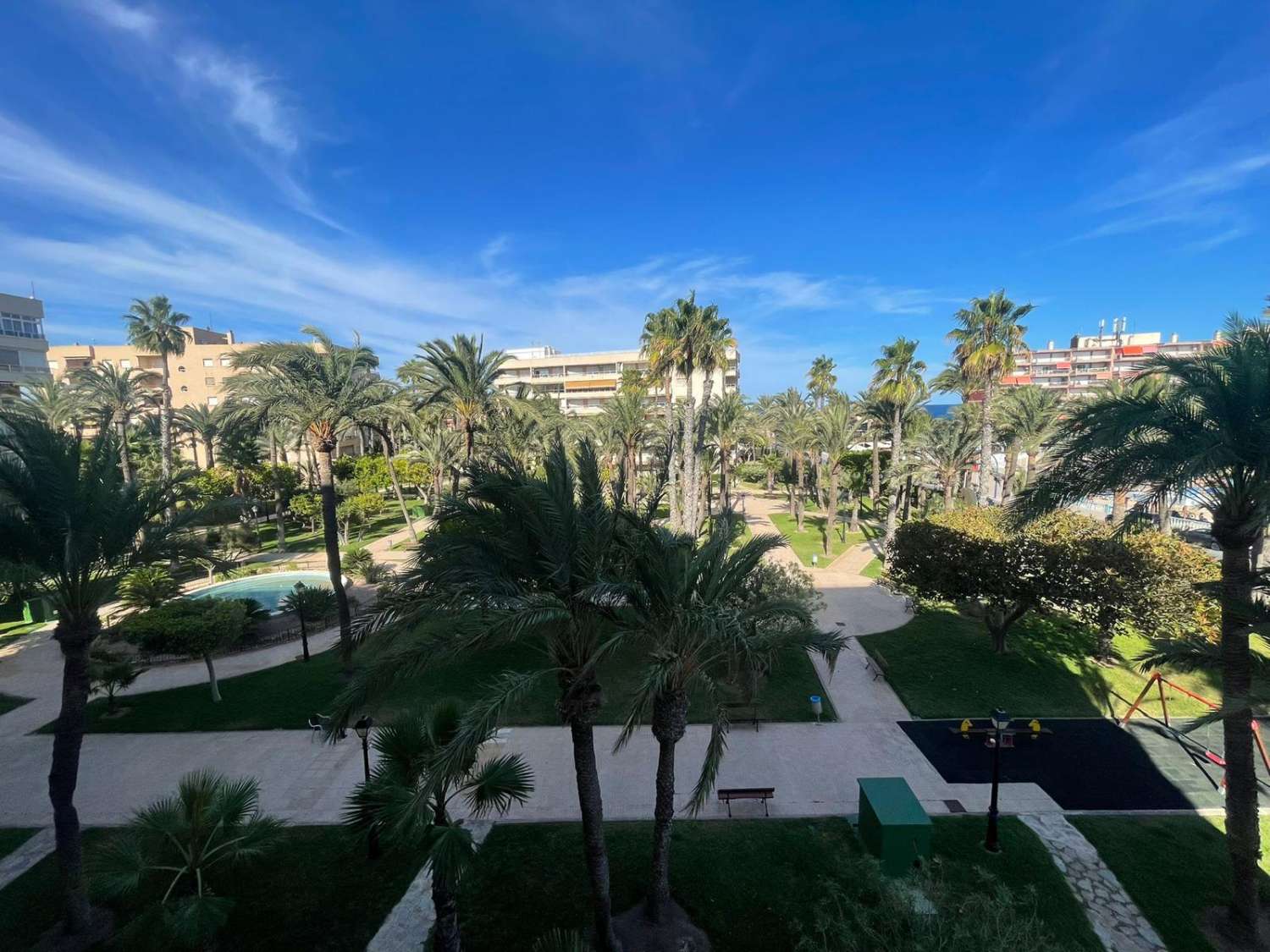 APPARTEMENT SPECTACULAIRE AVEC VUE MER À TORREVIEJA