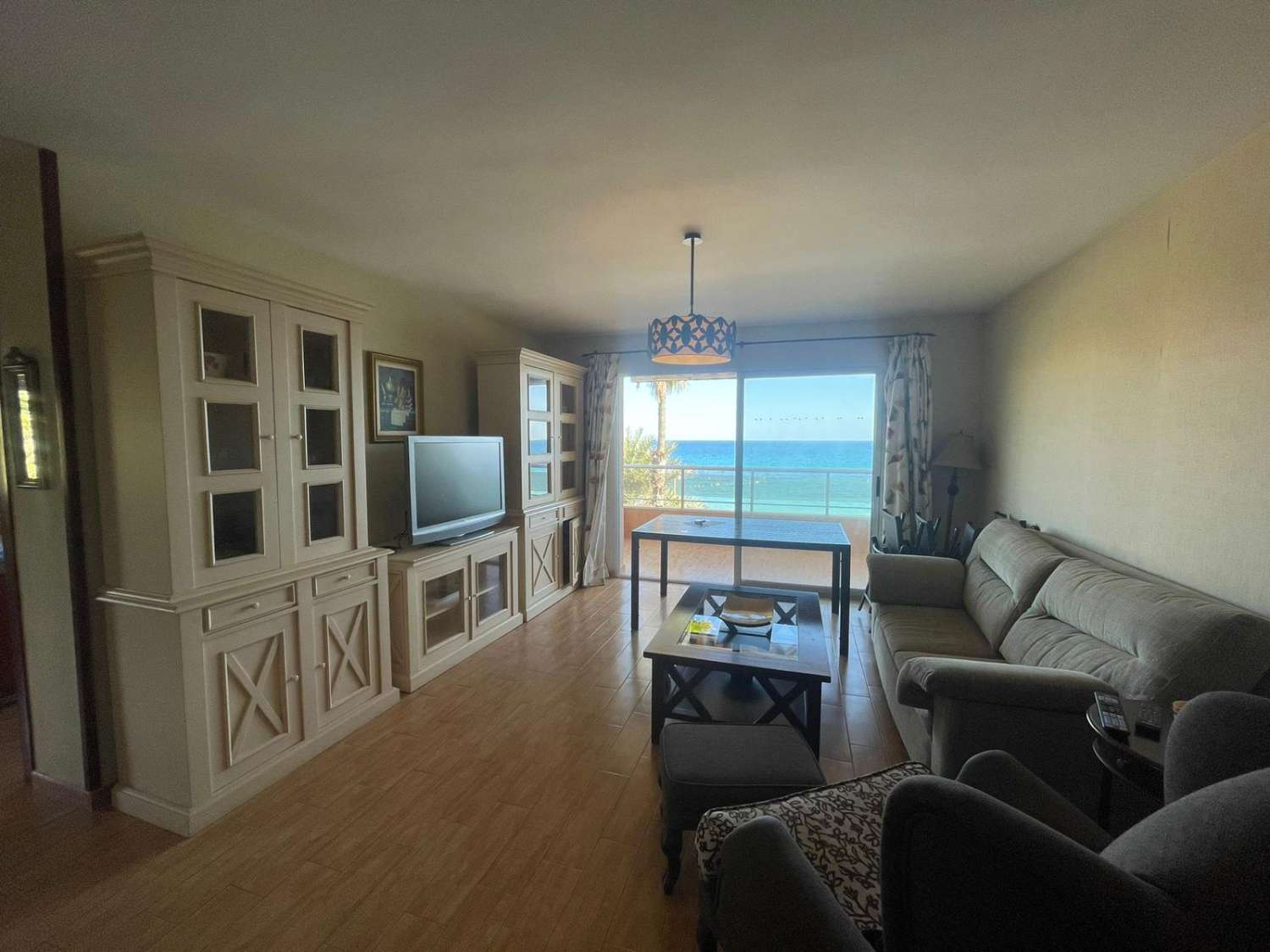 APPARTEMENT SPECTACULAIRE AVEC VUE MER À TORREVIEJA