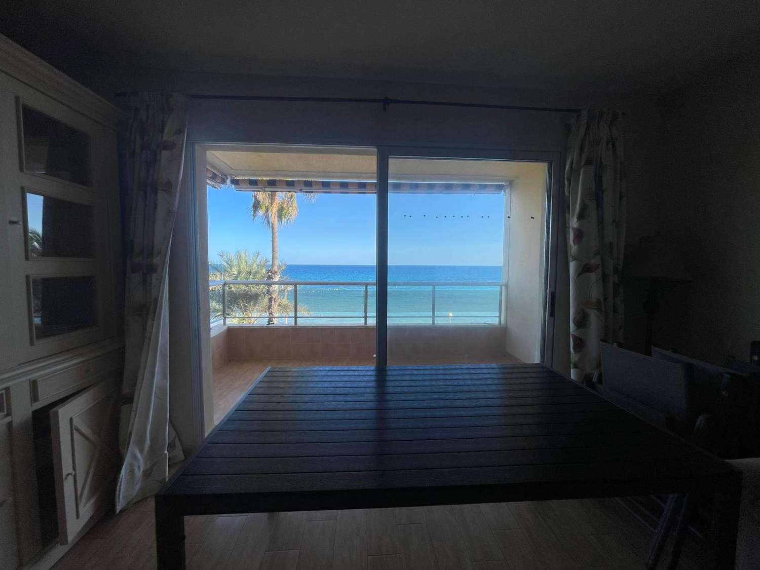 ESPECTACULAR APARTAMENTO CON VISTAS AL MAR EN TORREVIEJA