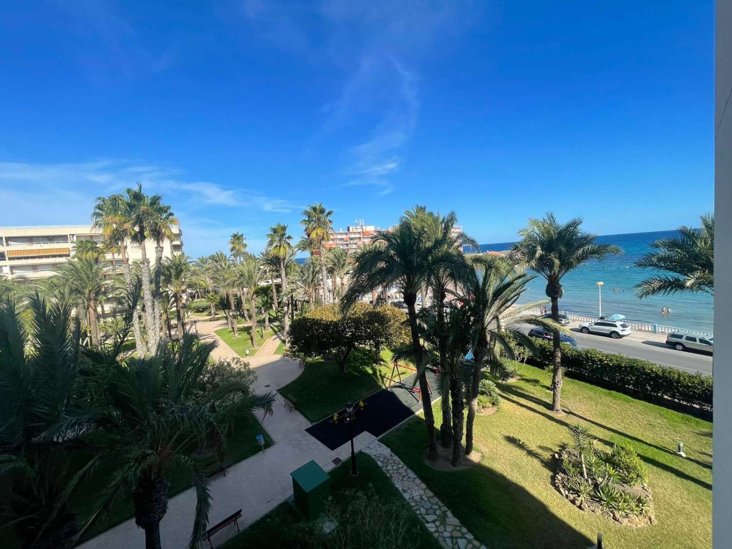 APPARTEMENT SPECTACULAIRE AVEC VUE MER À TORREVIEJA