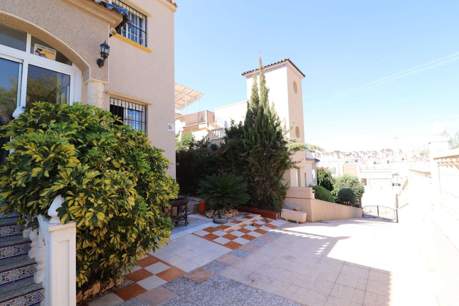 Spacious semi-detached house in Orihuela Costa